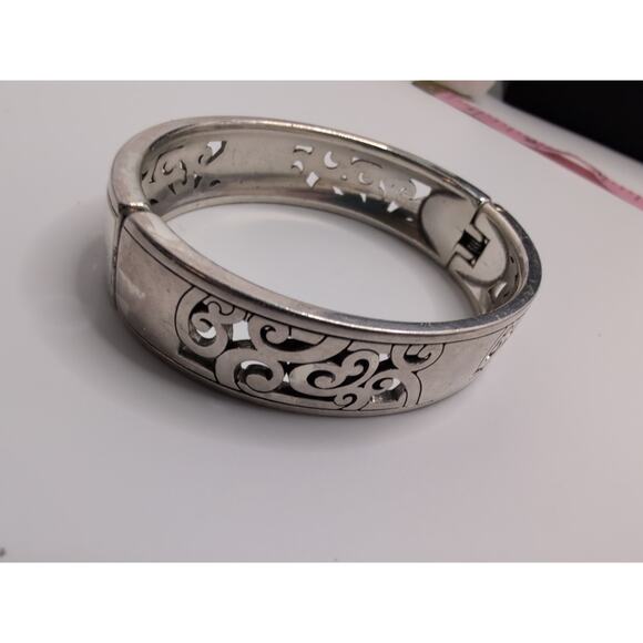 Brighton MINGLE Silver Scrolled Hinged Bangle Bracelet Magnetic Closure - Picture 2 of 5